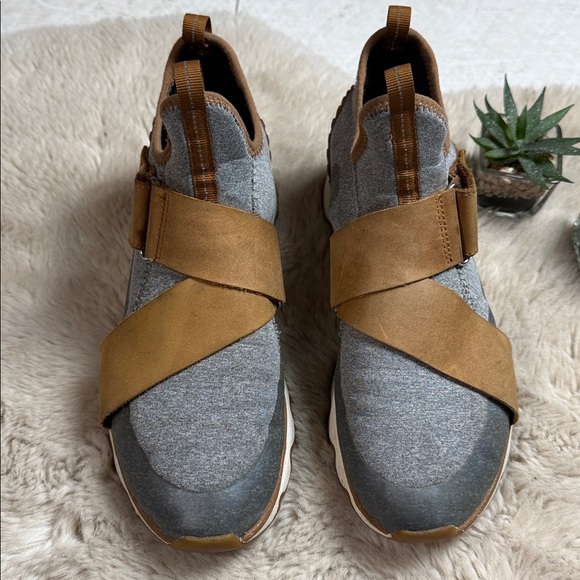 Sorel Women's Kinetic Sneaker Camel Brown Sea Salt Gray Size 9 EU 40 - Picture 3 of 10